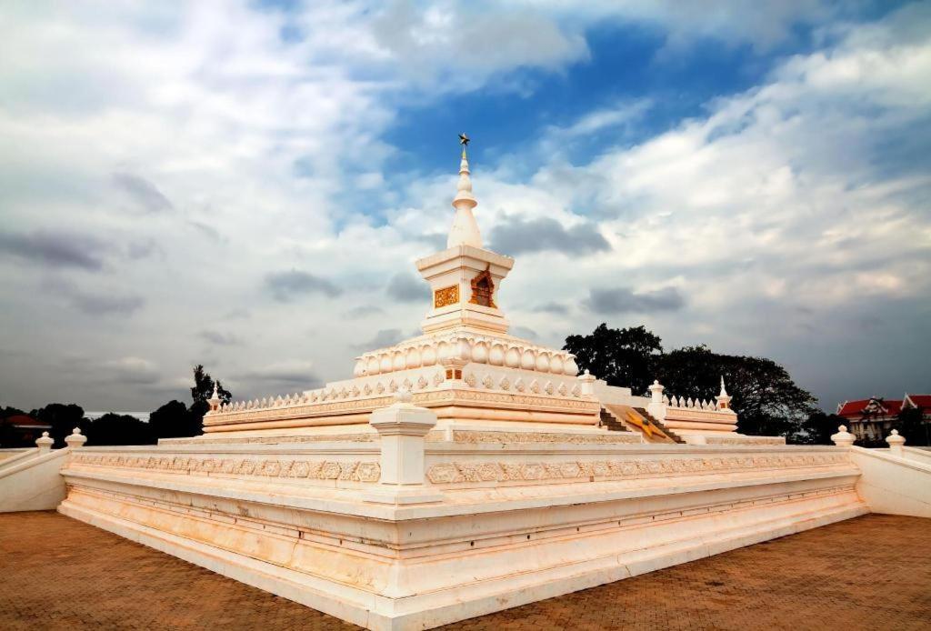Vientiane Plaza Hotel Εξωτερικό φωτογραφία